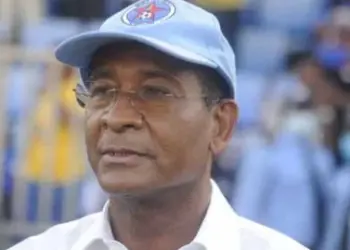 Alexandre Canelas recebe  campeãs africanas de karaté dó