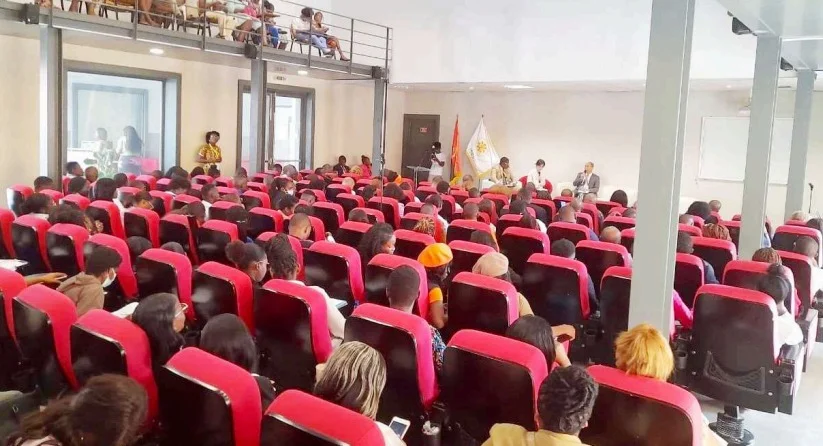 A juventude é o futuro da amizade China-Angola
