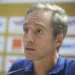 Alexandre Santos ainda não venceu o rival