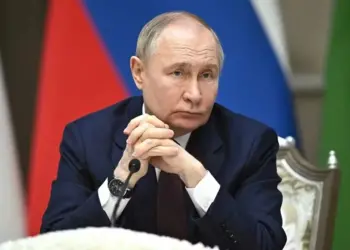 Scholz garante a Zelensky que não  haverá “paz ditada” por Putin
