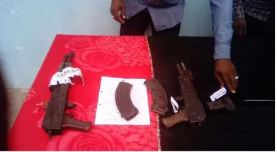 Detidos jovens que roubaram arma de segurança de escola para assaltos em Cacuaco