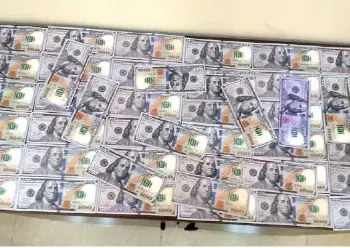 Três cidadãos detidos em posse de 14 mil dólares falsos no Bié