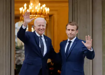 Política interna de Biden e Macron pode  ofuscar a cimeira da OTAN, diz mídia