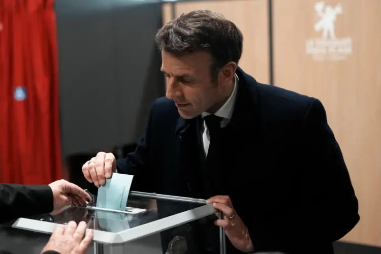 Taxa de participação nas eleições  francesas atinge 59,39% a meio da tarde
