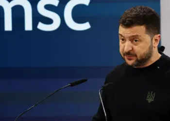 Zelensky desafia Trump a revelar planos  para acabar com o conflito na Ucrânia
