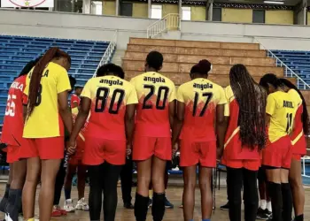 Pupilas de Kátia Santos  derrotam Petro em jogo-treino