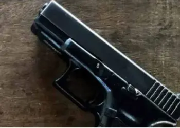 Efectivo da Polícia mata noivo da namorada