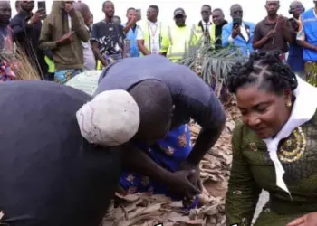 Nova governadora de  Cabinda cumpre tradição  e recebe bênção no Tchizo