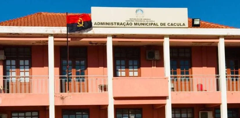 Administrador de Cacula constituído arguido por peculato