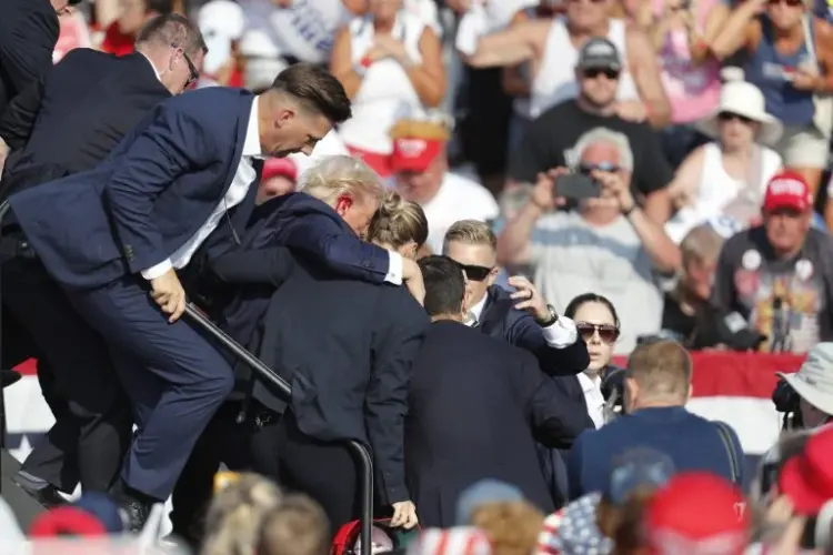 Vaticano diz que tentativa de assassinato de Donald Trump fere as pessoas e a democracia