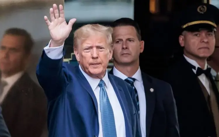 Atentado: Trump diz que “devia estar  morto” e descreve uma “experiência muito surreal”