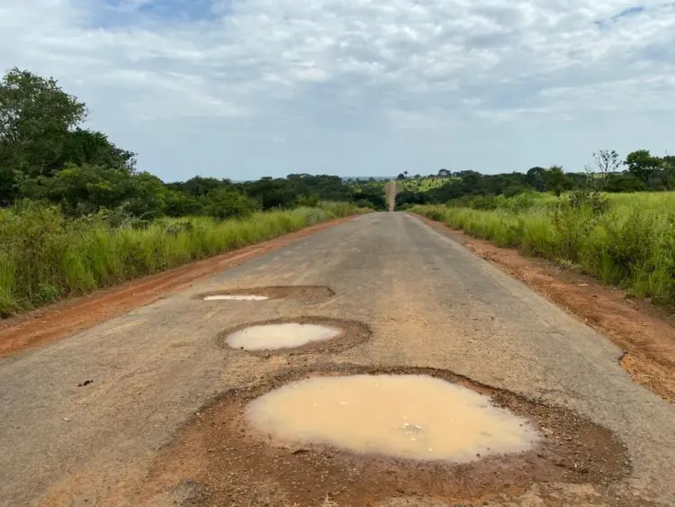 Mau estado da estrada preocupa moradores da Quiminha