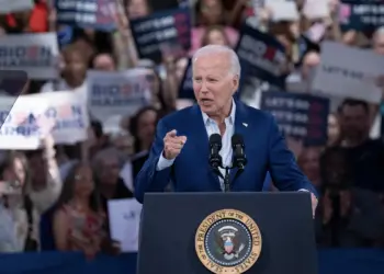 Sobe o número de democratas  que pedem a desistência  de Biden das presidenciais