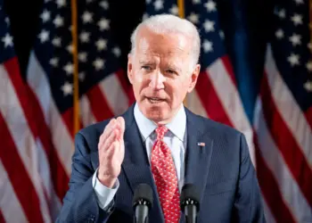 Doadores do Partido Democrata procuram maneiras  de convencer Biden a abandonar corrida eleitoral