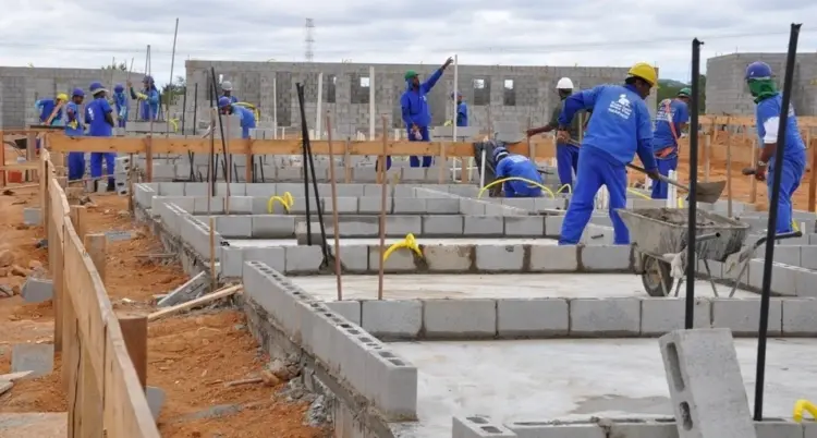 Obras paralisadas do PIIM no Cazenga retomam