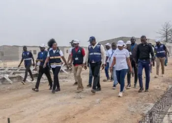 Famílias do “corredor” da estrada do Zango terão novas moradias no prazo de 15 meses