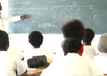 Alunos pagam até 80 mil kwanzas para estágios curriculares em falta nas escolas
