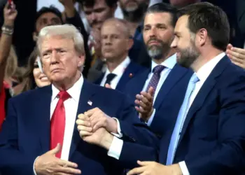James Vance chamou Trump  de “idiota”mas se junta a ele  para as presidenciais