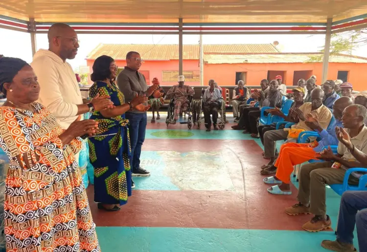 Projecto de responsabilidade social do assiste mais de 300 idosos de cinco lares em cinco províncias