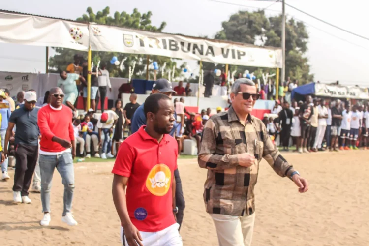 Rui Falcão prestigia final da  “Liga da Paz” no bairro Miru
