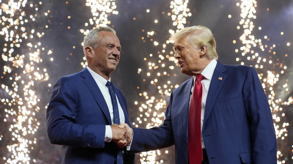 Trump inclui Kennedy Jr. e ex-democrata em equipa de transição