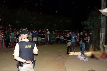 Ataque a tiros deixa quatro  mortos em praça no Rio de  Janeiro