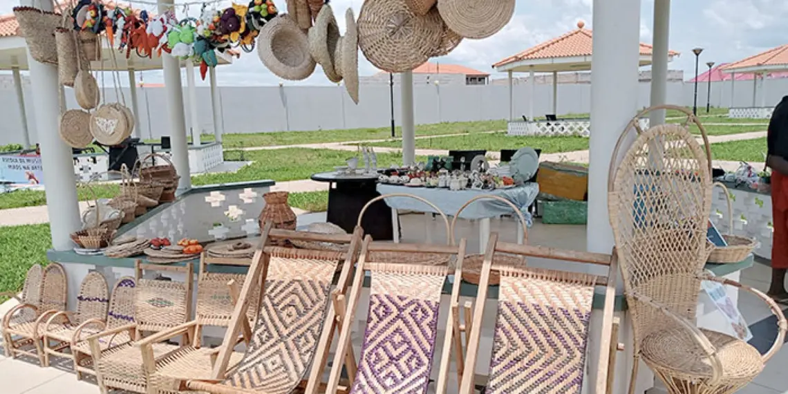 Mais de 30 artesãos no Lubango participam na feira de artes em alusão às Festas de Nossa Senhora do Monte