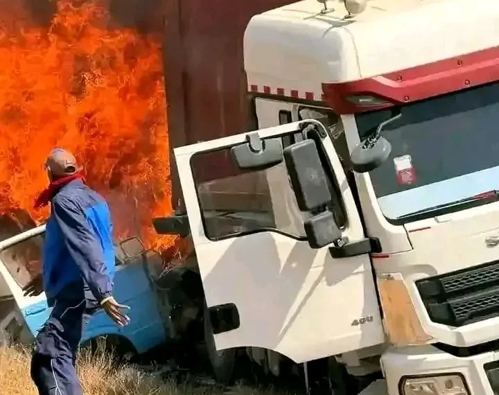 Colisão entre duas viaturas provoca a morte de oito pessoas no Lubango