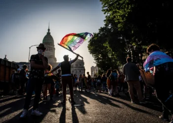Argentina já liderou os direitos LGBT.  Agora quatro lésbicas foram incendiadas e há quem culpe Milei