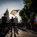 Argentina já liderou os direitos LGBT. Agora quatro lésbicas foram incendiadas e há quem culpe Milei