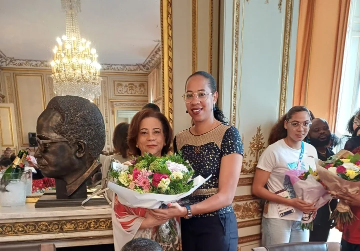 Comitiva angolana que participou dos Jogos Olímpicos homenageada em França