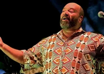 Tournée celebrativa dos 36 anos de carreira  de Paulo Flores arranca no final deste mês