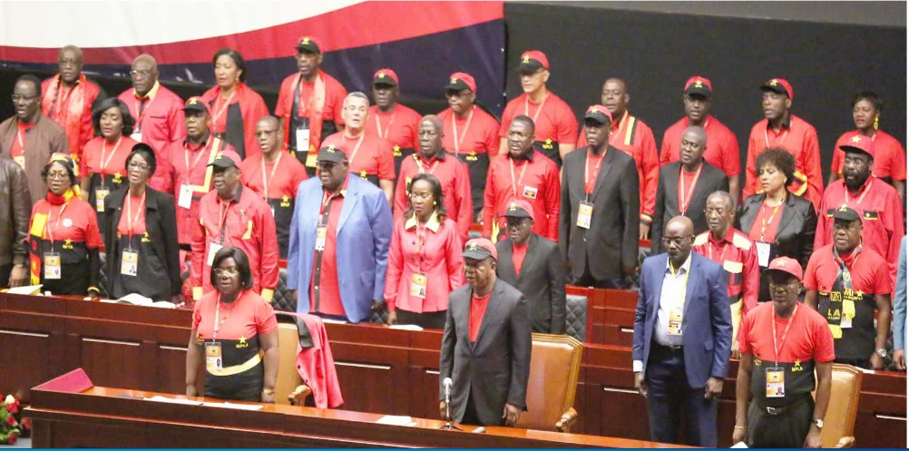 Alinhamento de novas estratégias junta presidente do MPLA e 1.ºs secretários dos CAP´S