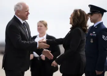 Tim Walz é o escolhido para ‘vice’ de Kamala, avança CNN internacional