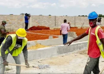 Executivo “aperta” sectores da construção e obras públicas na 2.ª fase da operação “trabalho Digno”
