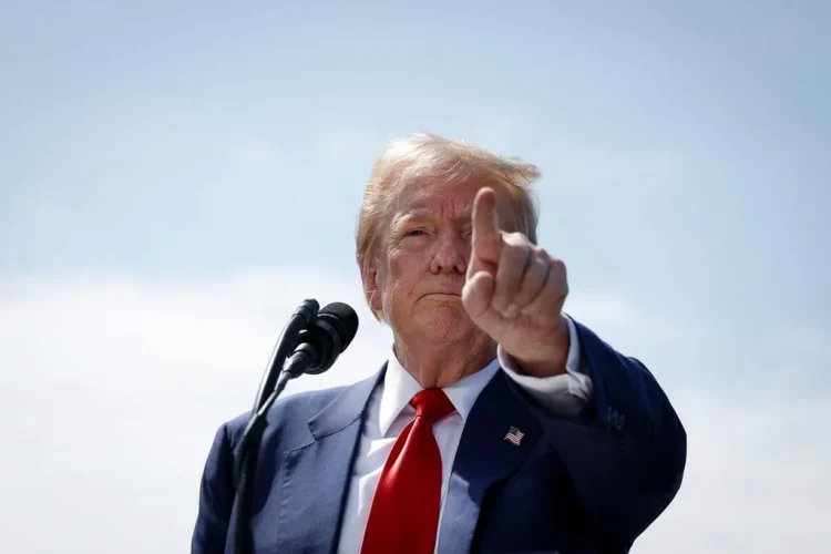 Trump promete mais tarifas contra veículos eléctricos chineses