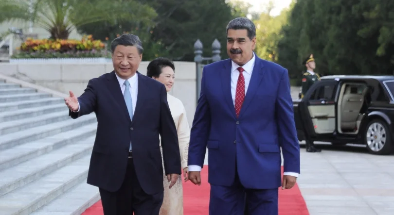 China promete apoiar Venezuela independentemente “das circunstâncias”