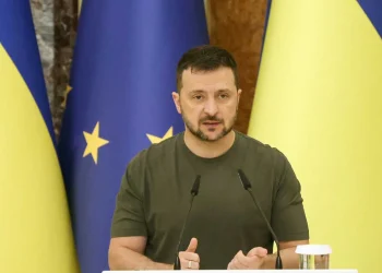 Zelensky diz que Rússia lançou 900 bombas,  400 ‘drones’ e 30 mísseis numa semana