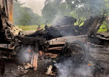 Presidente da Colômbia põe  fim a diálogo de paz com  guerrilha após ataque à base