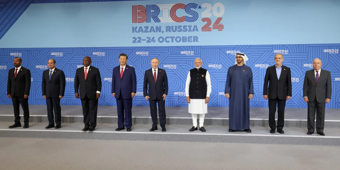 Cimeira do BRICS na Rússia  ajuda a estabilizar a situação  internacional, afirma MRE chinês