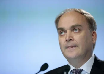 Rússia substitui embaixador  nos EUA em vésperas de eleições