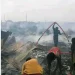 Fogo devasta área de material de construção da praça do Kikolo