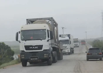 Mais de 400 camiões angolanos estão retidos na RDC
