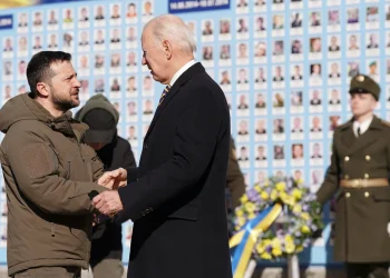 Biden apoiará Zelensky caso decida  negociar a paz com a Rússia