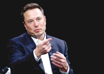 Juiz ordena que Elon  Musk vá a tribunal por  doação de USD 1 milhão  na eleição dos EUA, diz  mídia