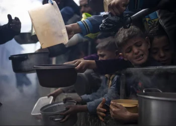 Cerca de 130 mil crianças palestinianas  sem alimentos e medicamentos