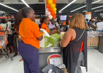 Rede de supermercados BB Eskebra cria mais de 400 postos de trabalho