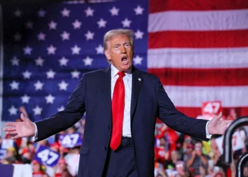 Procuradores estudam encerrar processos criminais  federais contra Trump após vitória eleitoral