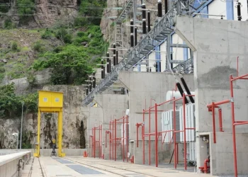 Ministro garante que interligação  do sistema eléctrico norte-sul  fica concluída dentro de um ano