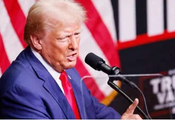 Trump anuncia vitória na eleição presidencial dos EUA, em discurso aos apoiantes na Flórida